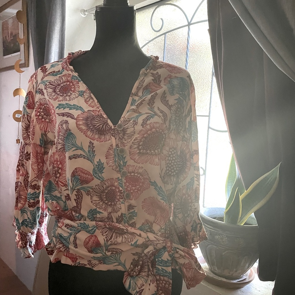 Anthropologie tie at waist top